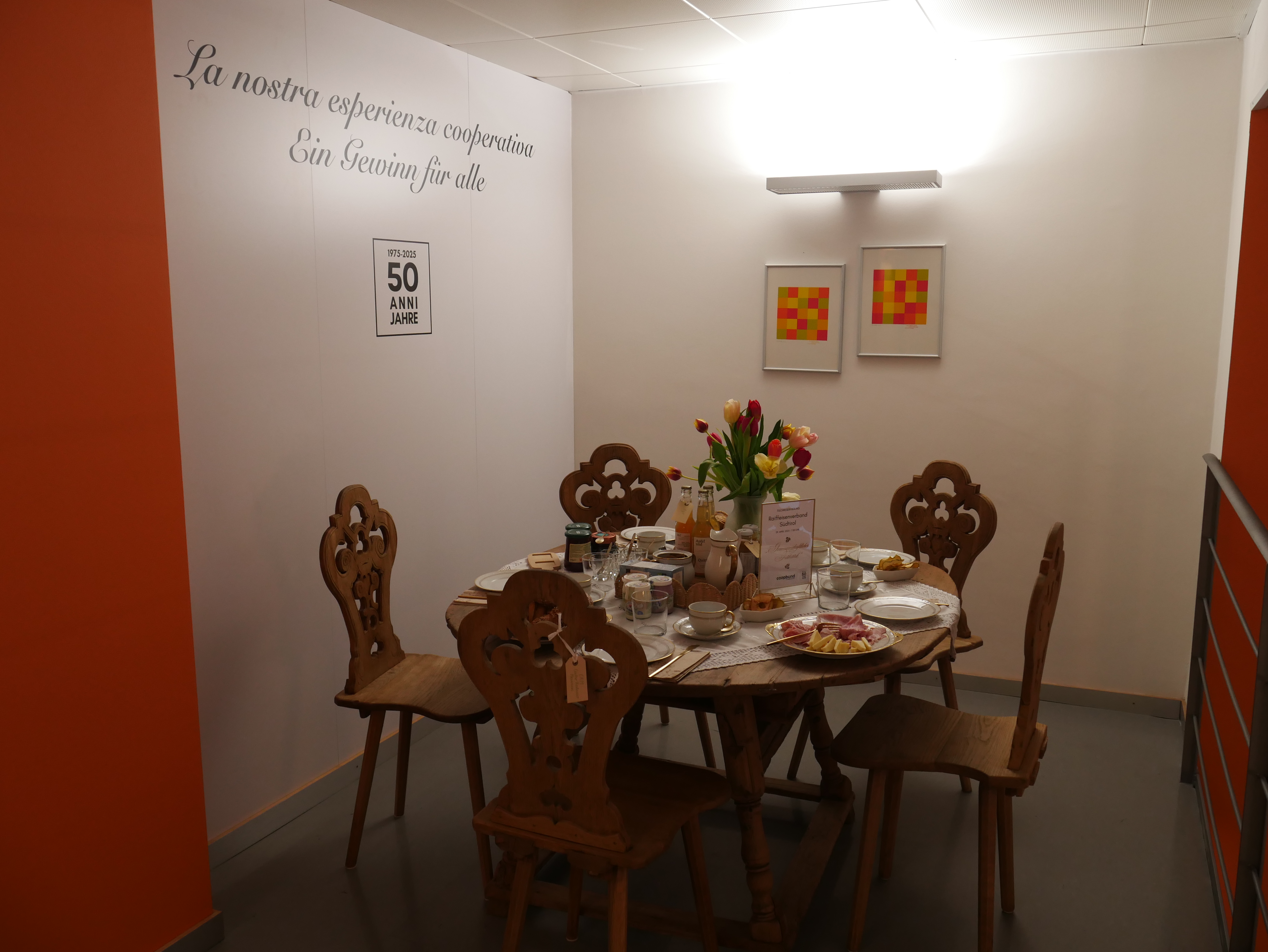 Il tavolo della Colazione Cooperativa.